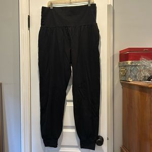 NWT Pact women’s avenue slim jogger